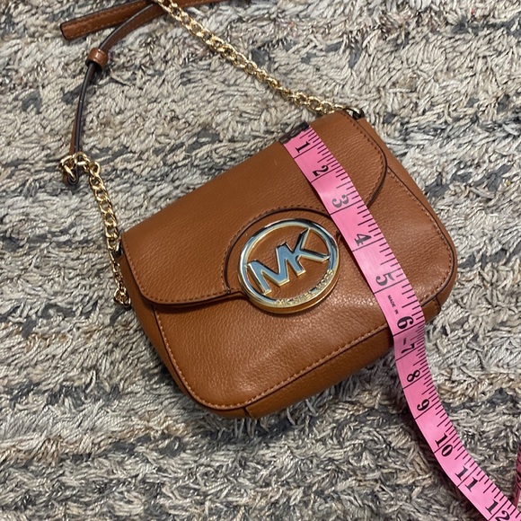 Michael Kors tan crossbody - Picture 5 of 13